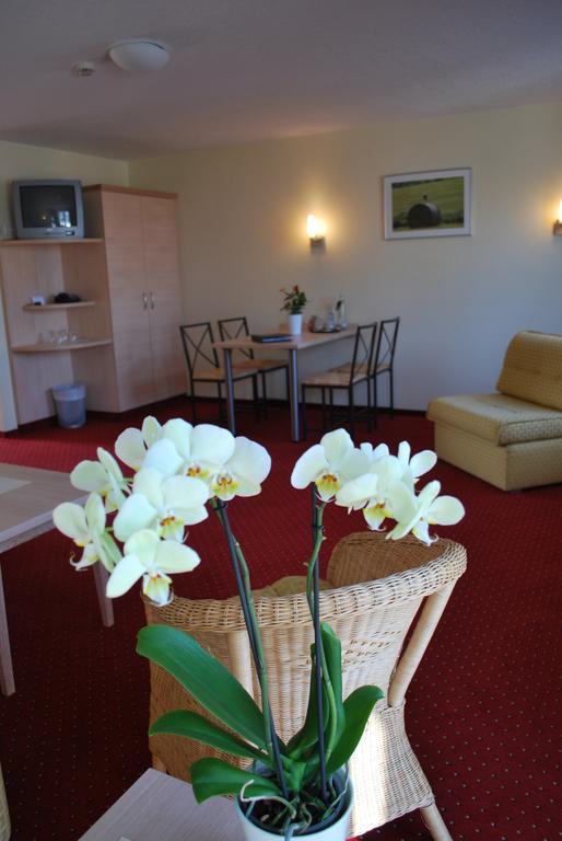 Mueritz-Strandhotel Röbel Oda fotoğraf