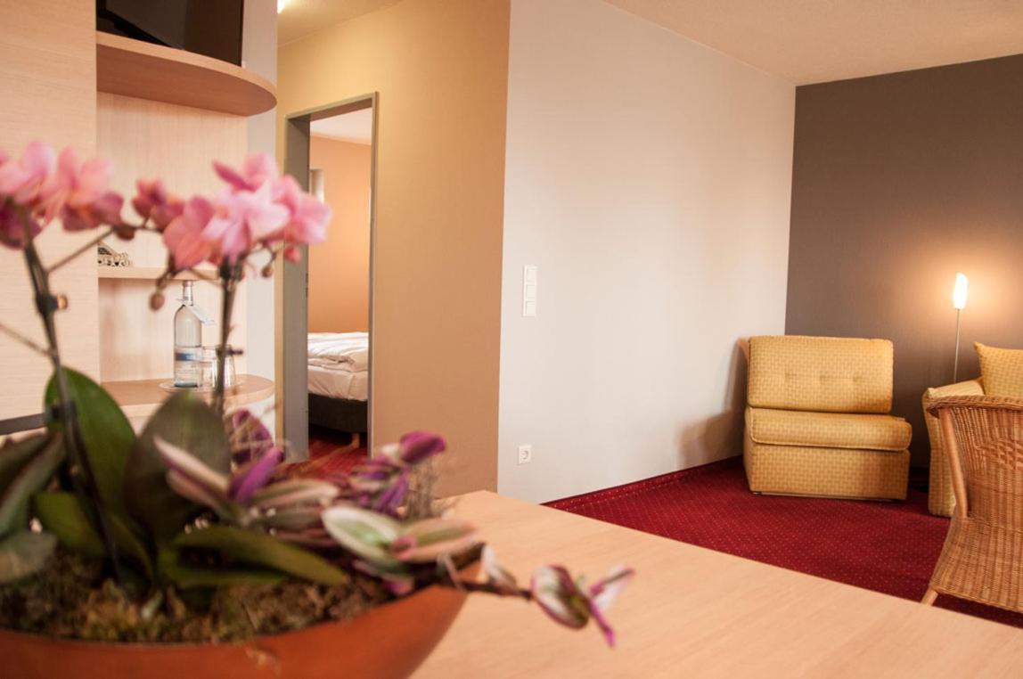 Mueritz-Strandhotel Röbel Dış mekan fotoğraf